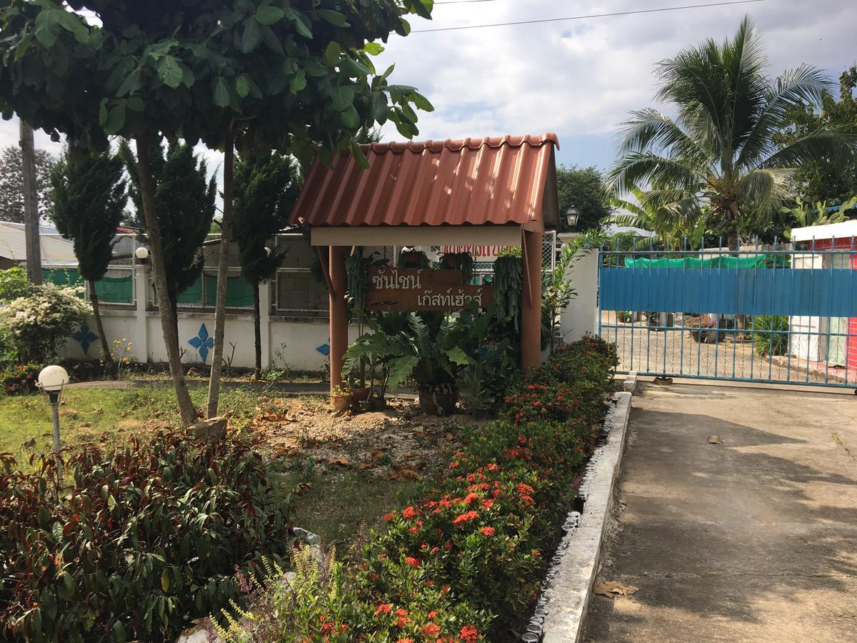 Sunshine Guesthouse Mae Sot Ngoại thất bức ảnh