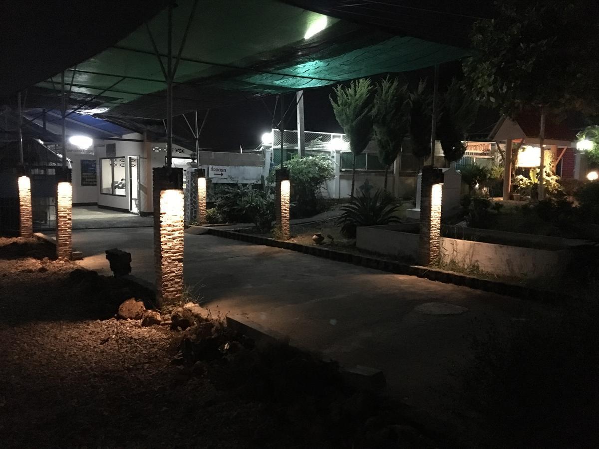Sunshine Guesthouse Mae Sot Ngoại thất bức ảnh